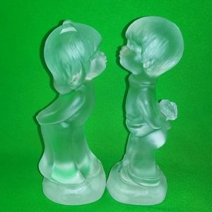 Vintage 1981 Fenton figurines